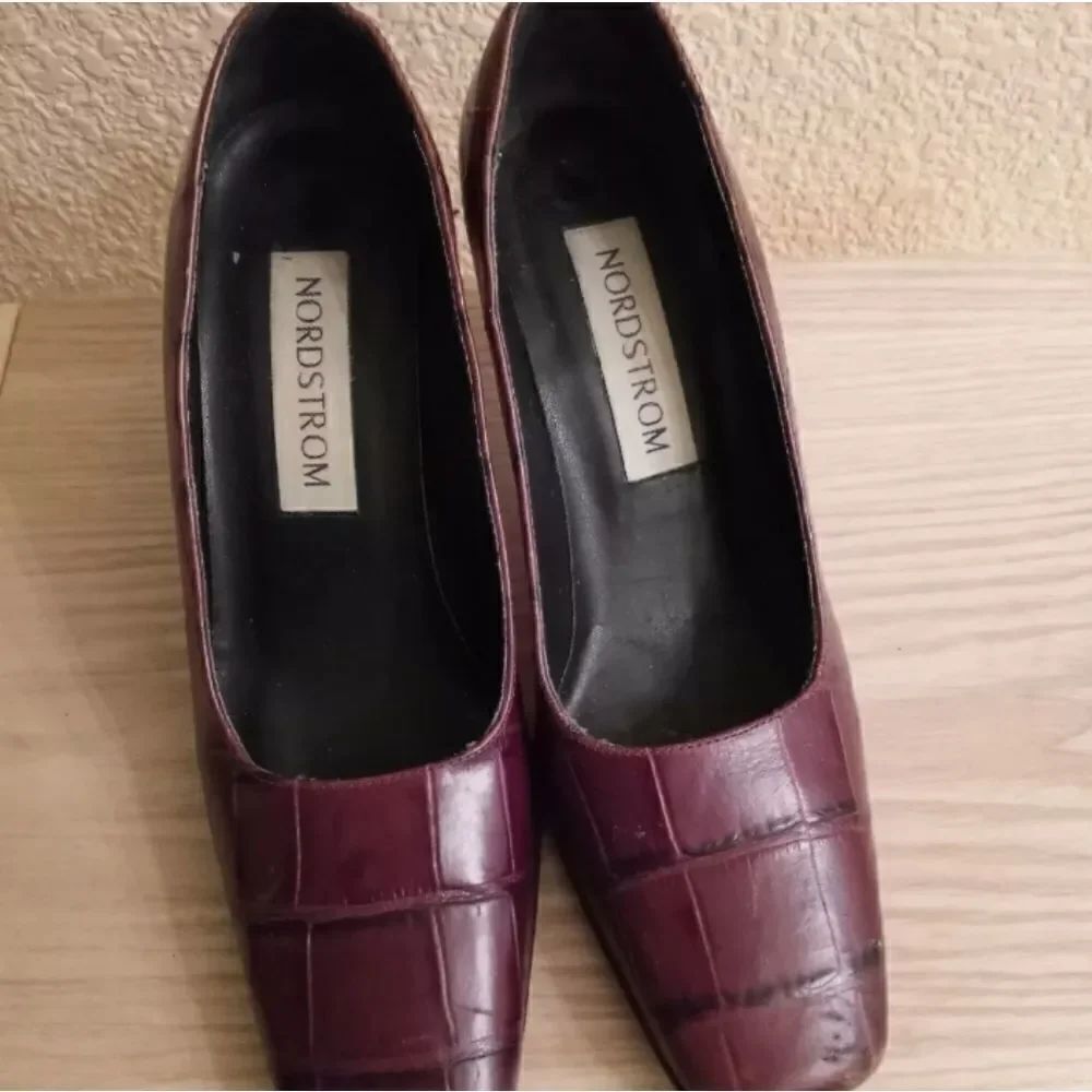 Nordstrom 6.5 M Burgundy Croc Print Pumps Leather ITALY Women Classic Shoes